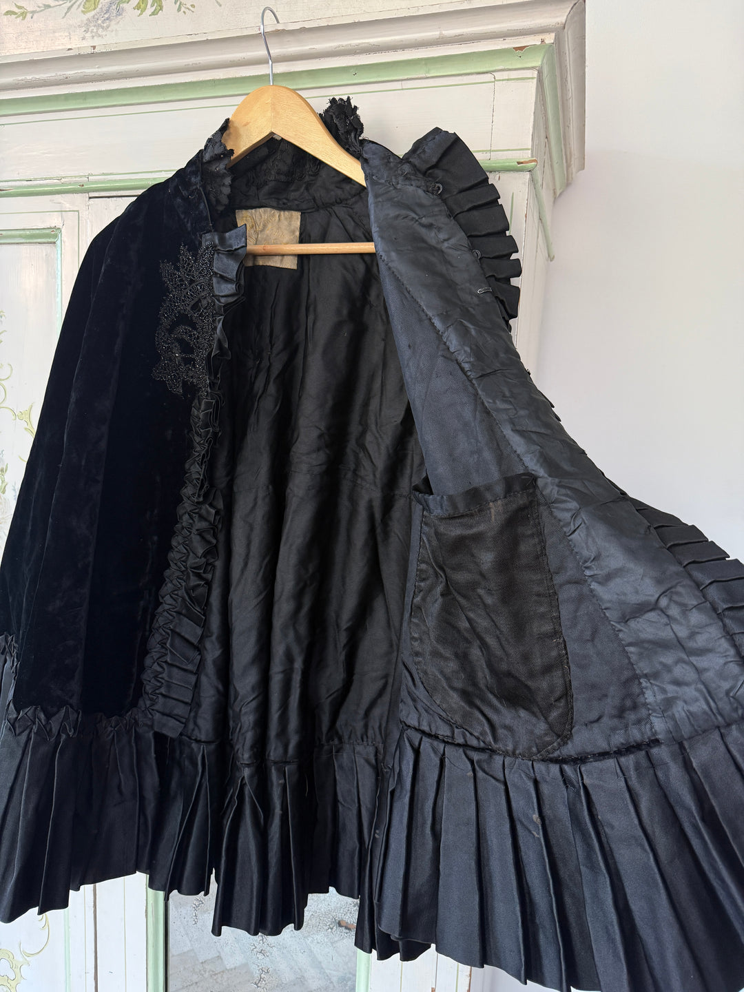 HOLY GRAIL ANTIQUE VICTORIAN VELVET MOURNING CAPE