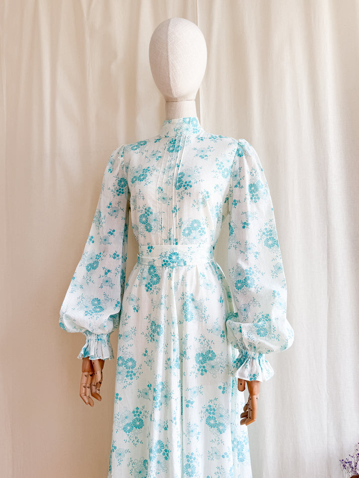 Stunning 70s Fine Cotton Floral Maxi Dress