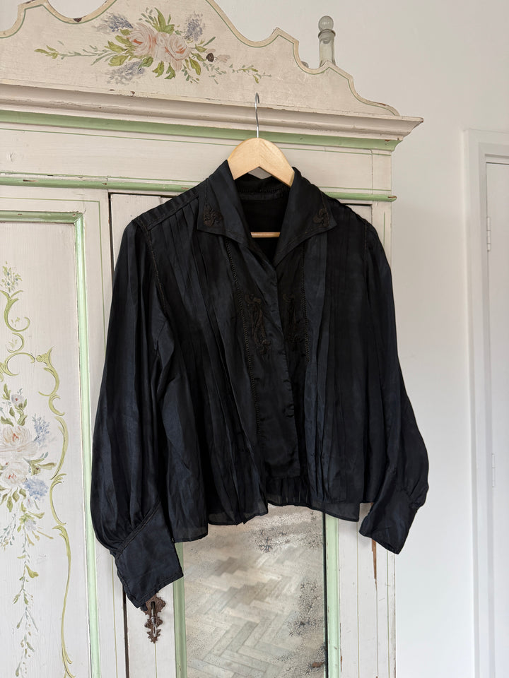 INCREDIBLE EDWARDIAN SILK EMBROIDERED BLOUSE