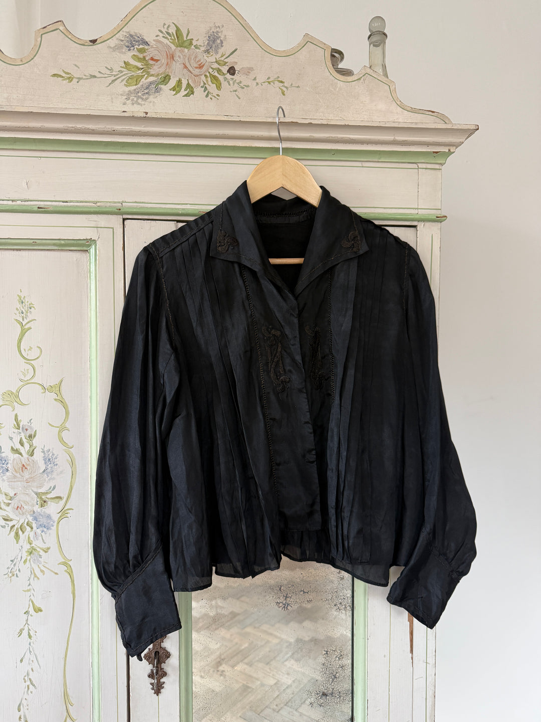 INCREDIBLE EDWARDIAN SILK EMBROIDERED BLOUSE