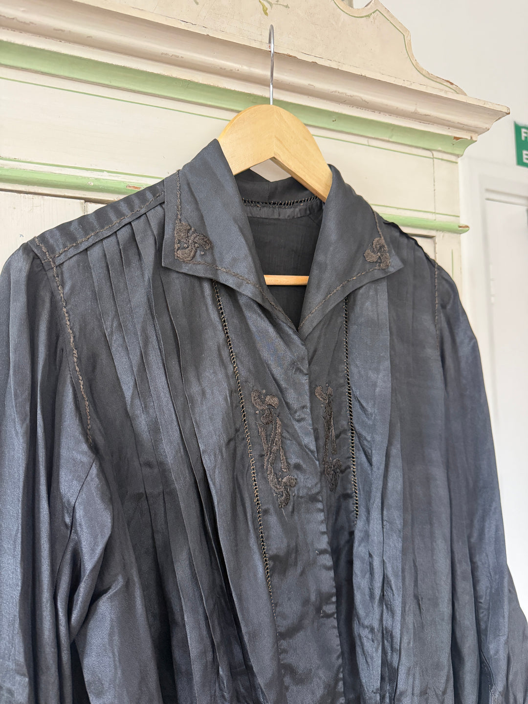 INCREDIBLE EDWARDIAN SILK EMBROIDERED BLOUSE