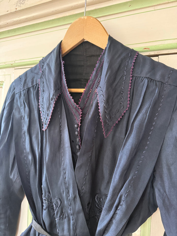 PRECIOUS LATE VICTORIAN SILK BLOUSE
