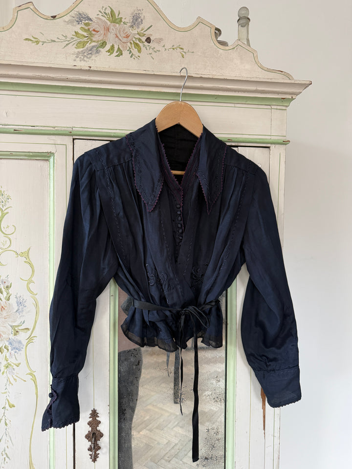 PRECIOUS LATE VICTORIAN SILK BLOUSE