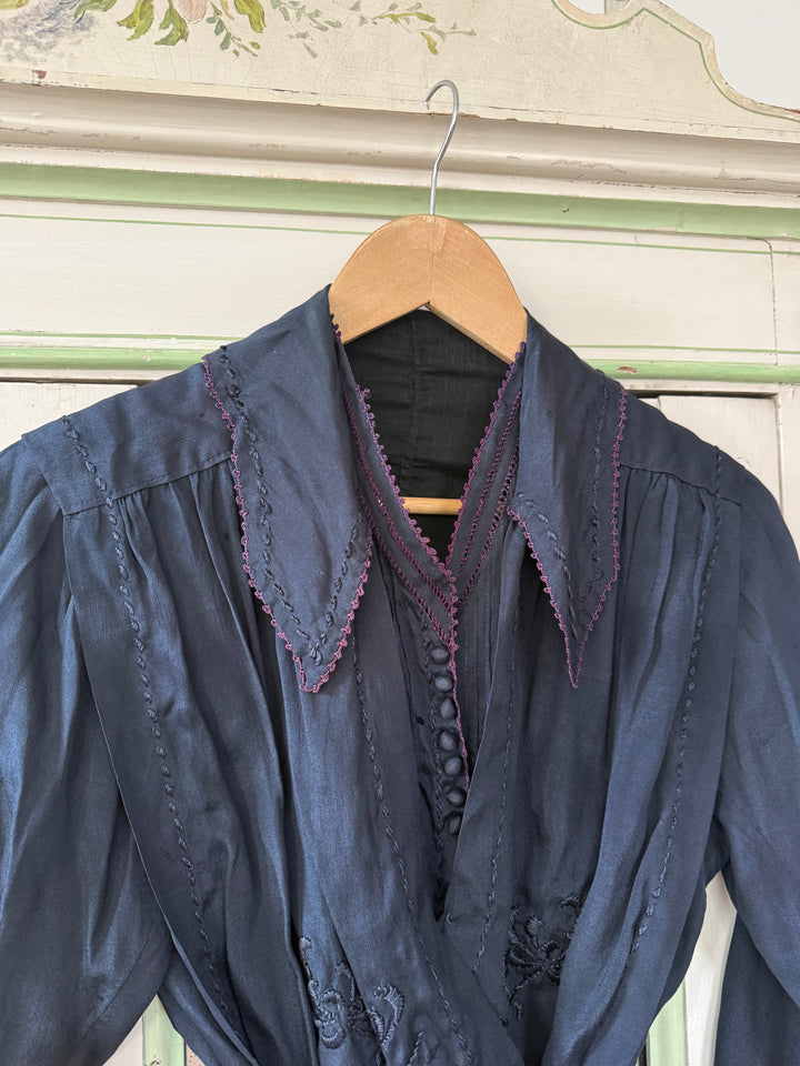 PRECIOUS LATE VICTORIAN SILK BLOUSE
