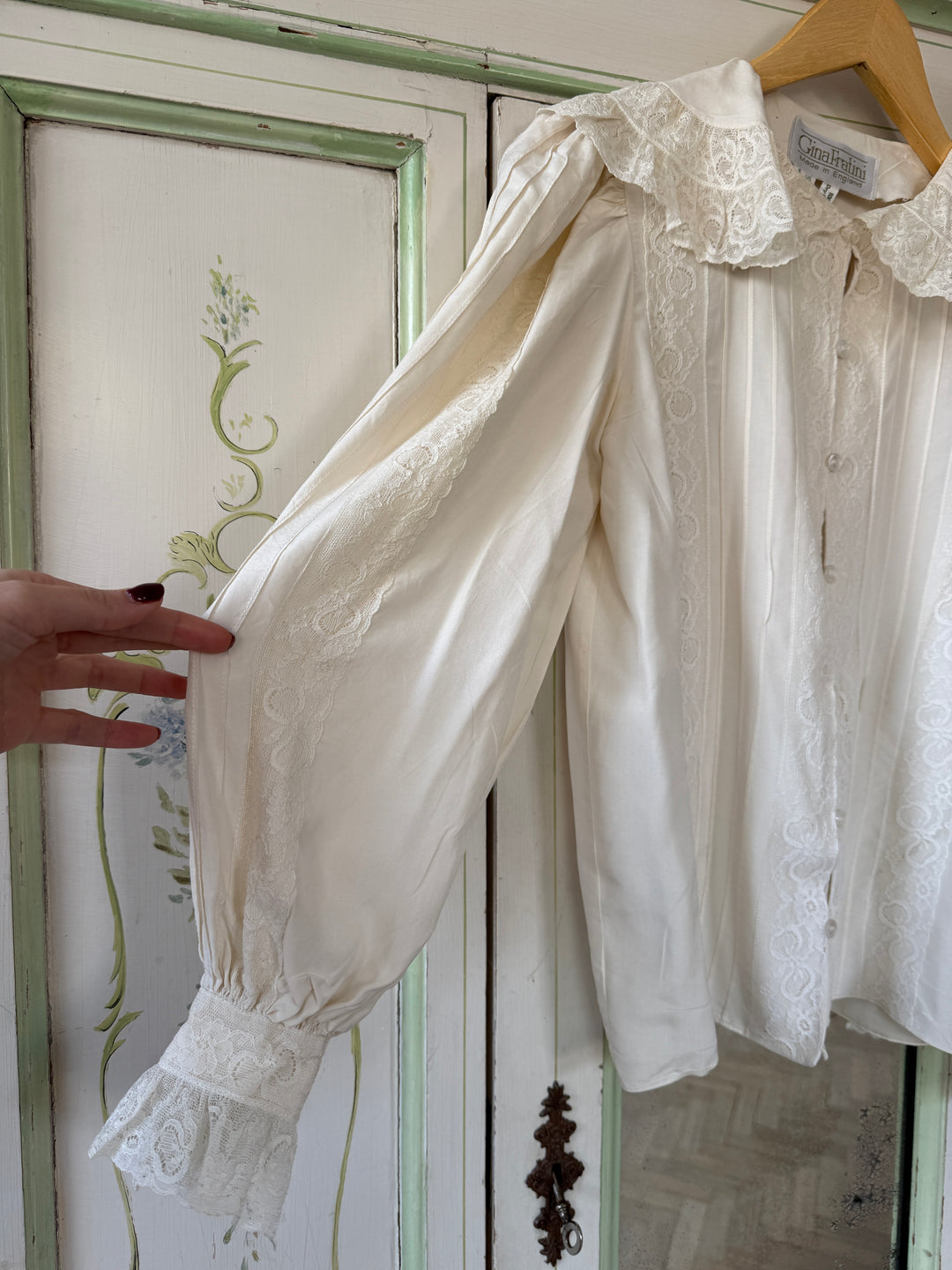 PRECIOUS RARE GINA FRATINI 1970S SILK BLOUSE