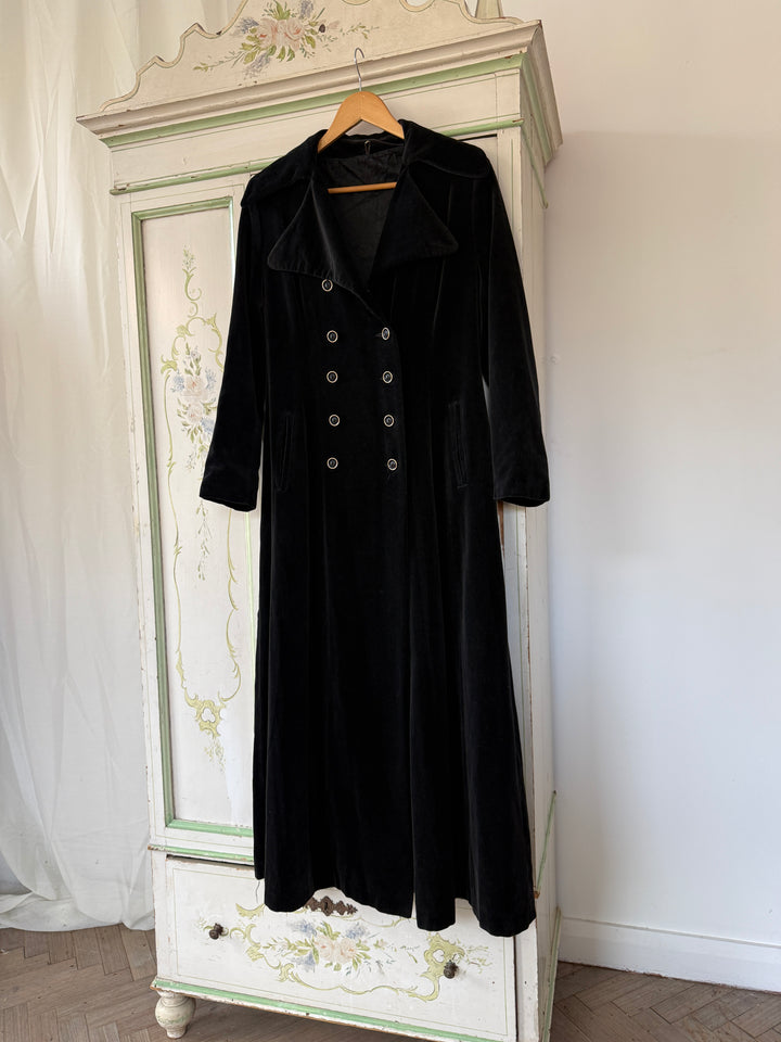DIVINE RARE 1970S DOUBLE BREASTED GOTHIC VELVET MAXI COAT