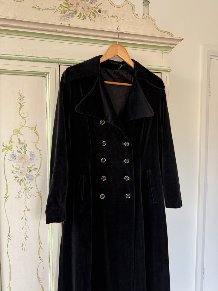 DIVINE RARE 1970S DOUBLE BREASTED GOTHIC VELVET MAXI COAT