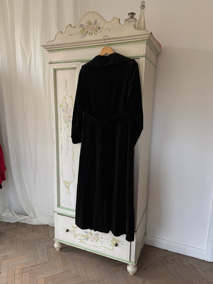 DIVINE RARE 1970S DOUBLE BREASTED GOTHIC VELVET MAXI COAT