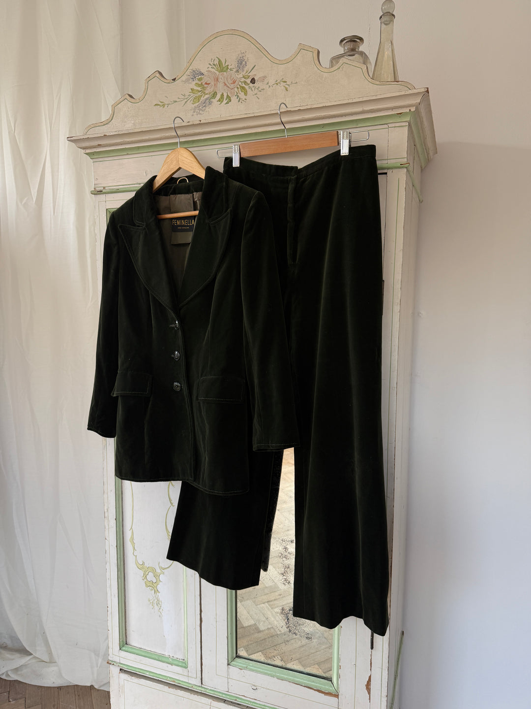 INSANE RARE 1970S FEMINELLA VELVET FLARED TROUSER SUIT