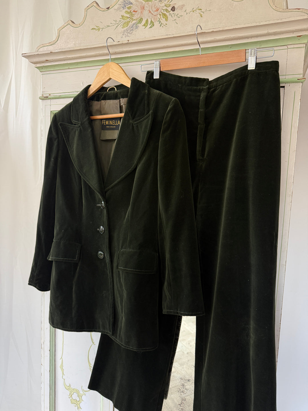 INSANE RARE 1970S FEMINELLA VELVET FLARED TROUSER SUIT