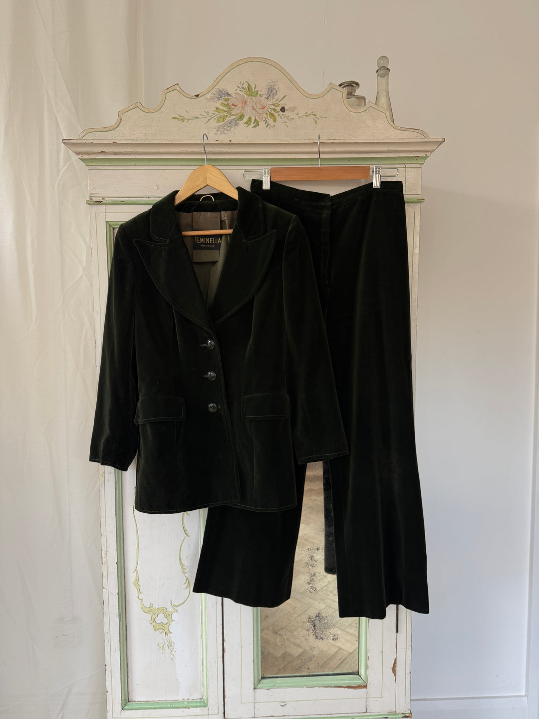 INSANE RARE 1970S FEMINELLA VELVET FLARED TROUSER SUIT