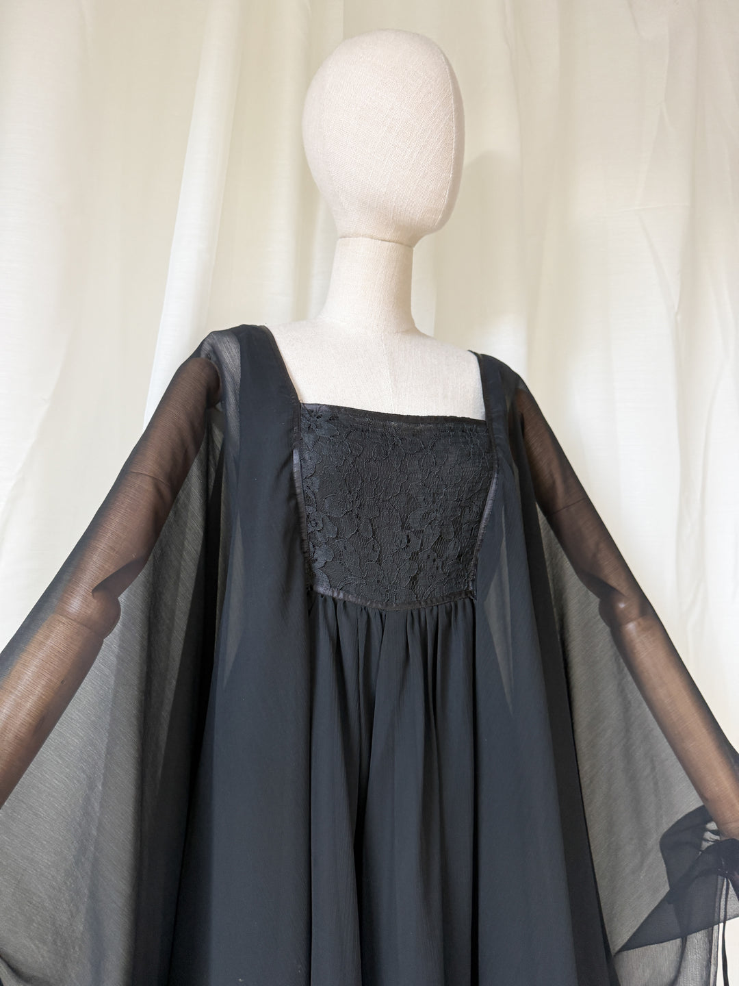 DIVINE RARE 1970S WALLIS CHIFFON KAFTAN MAXI DRESS