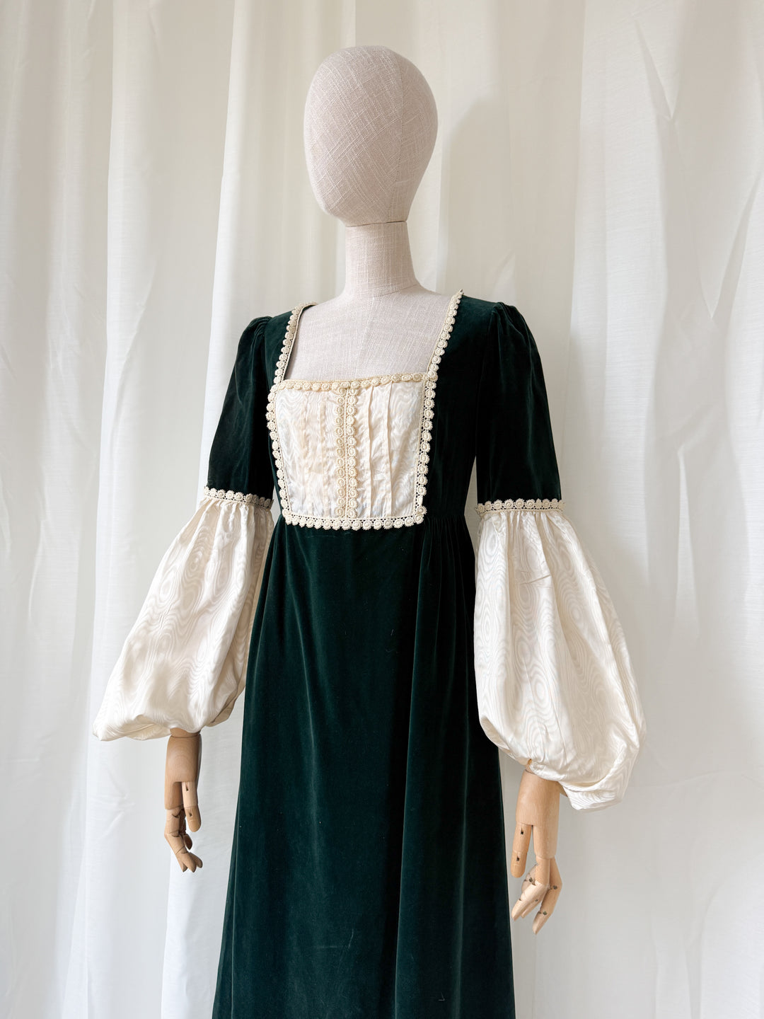 PRECIOUS 1970S MEDIEVAL REVIVAL GREEN VELVET QUAD MAXI DRESS