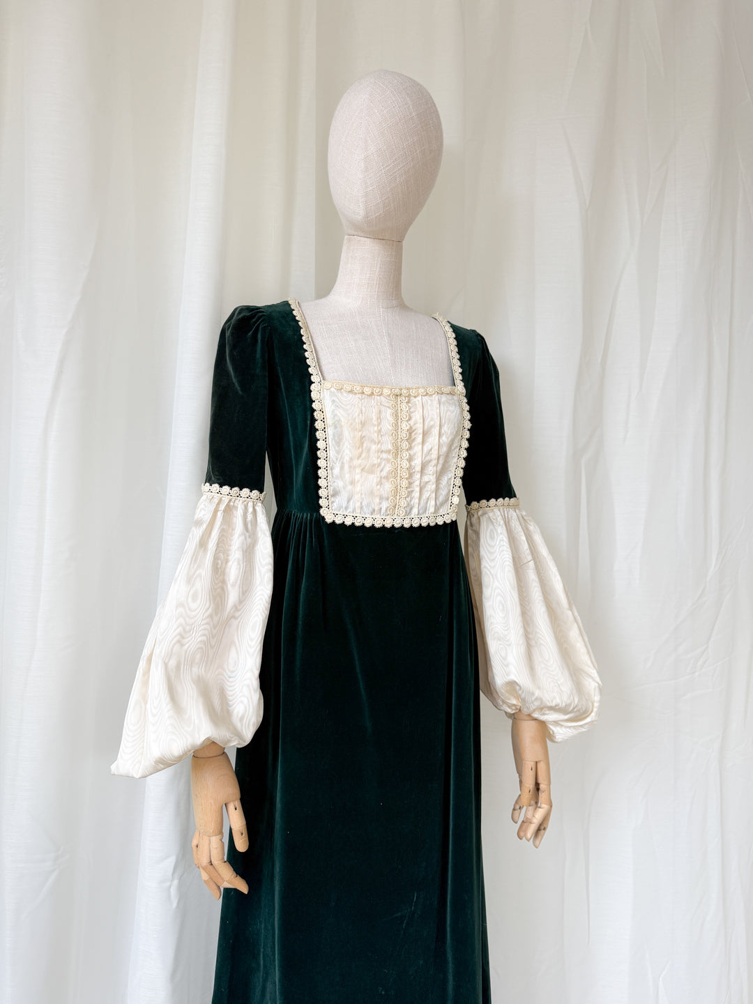 PRECIOUS 1970S MEDIEVAL REVIVAL GREEN VELVET QUAD MAXI DRESS