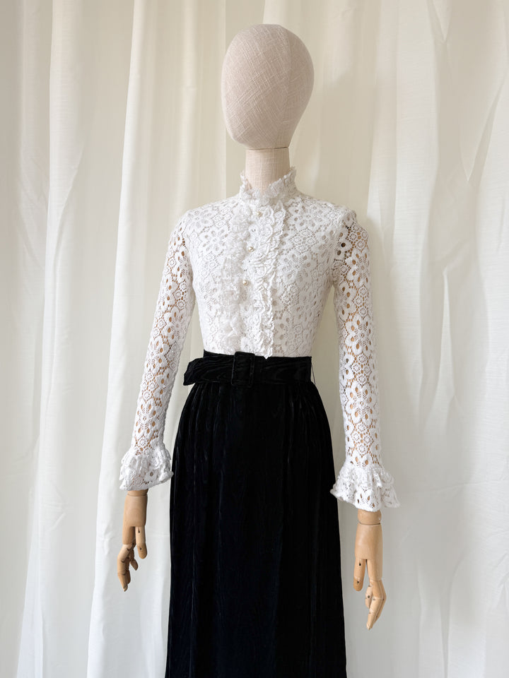 HAUNTING 1960S LACE AND VELVET GOTHIC MAXI DRESS