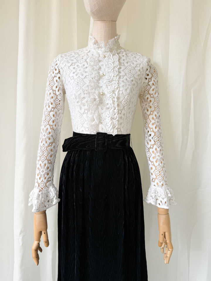 HAUNTING 1960S LACE AND VELVET GOTHIC MAXI DRESS