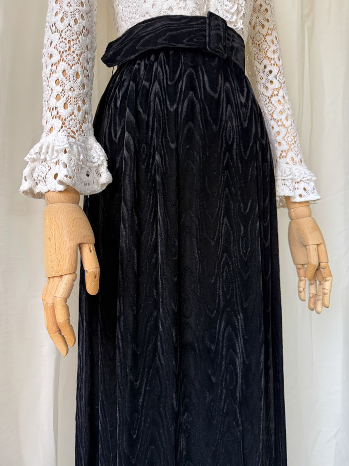 HAUNTING 1960S LACE AND VELVET GOTHIC MAXI DRESS