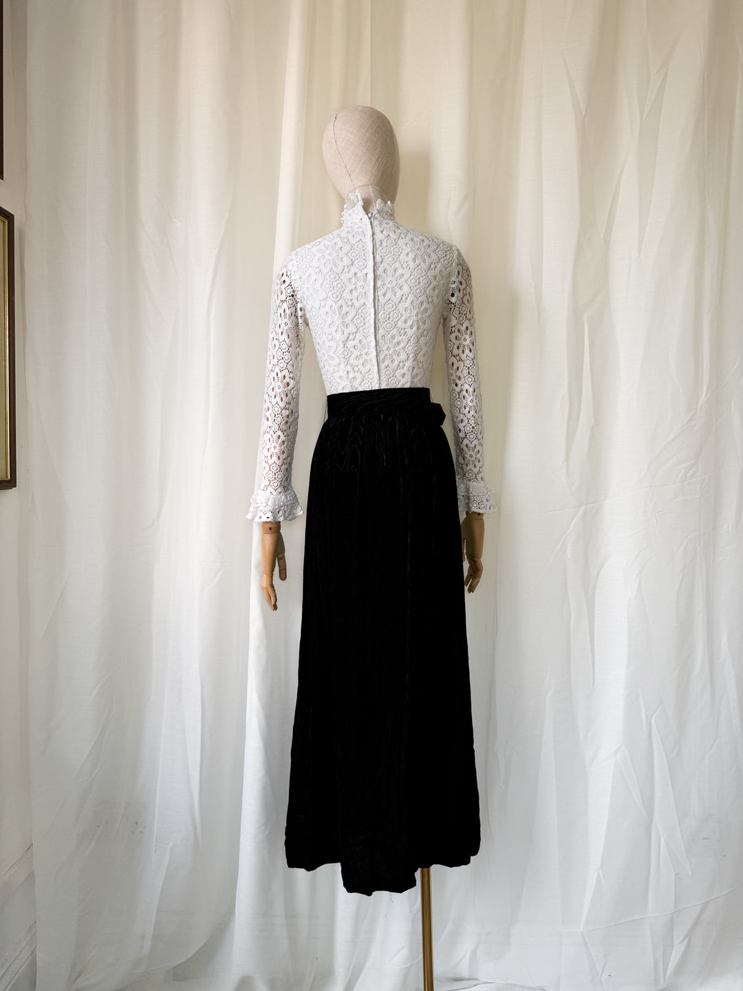 HAUNTING 1960S LACE AND VELVET GOTHIC MAXI DRESS
