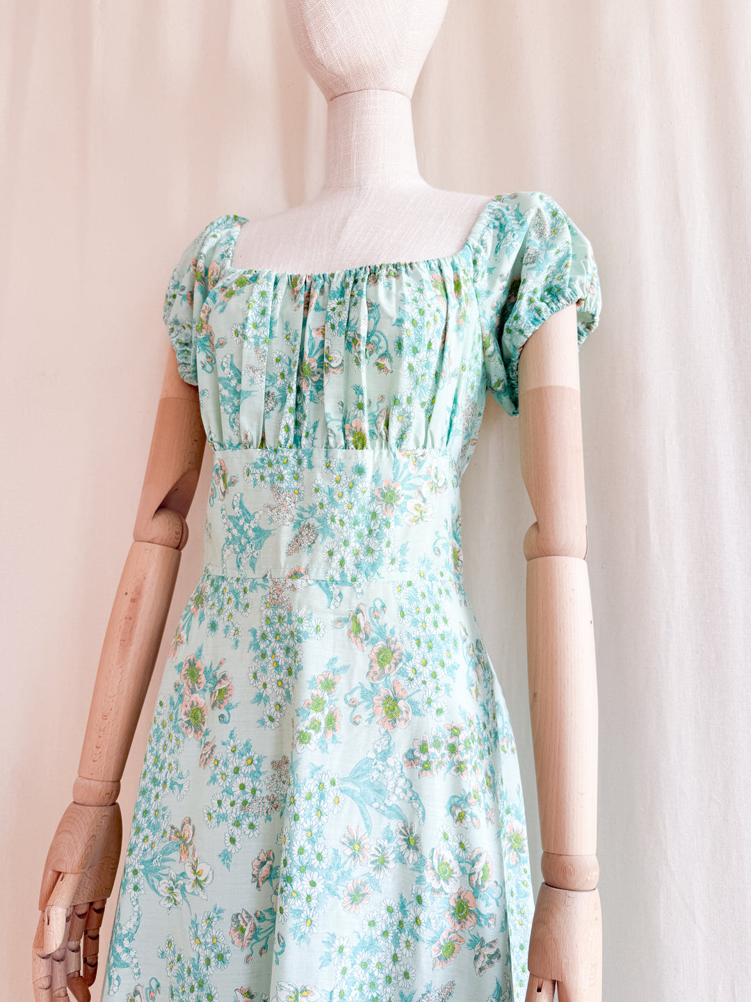 Breathtaking 70s Minty Hued Romantic Floral Maxi Dress