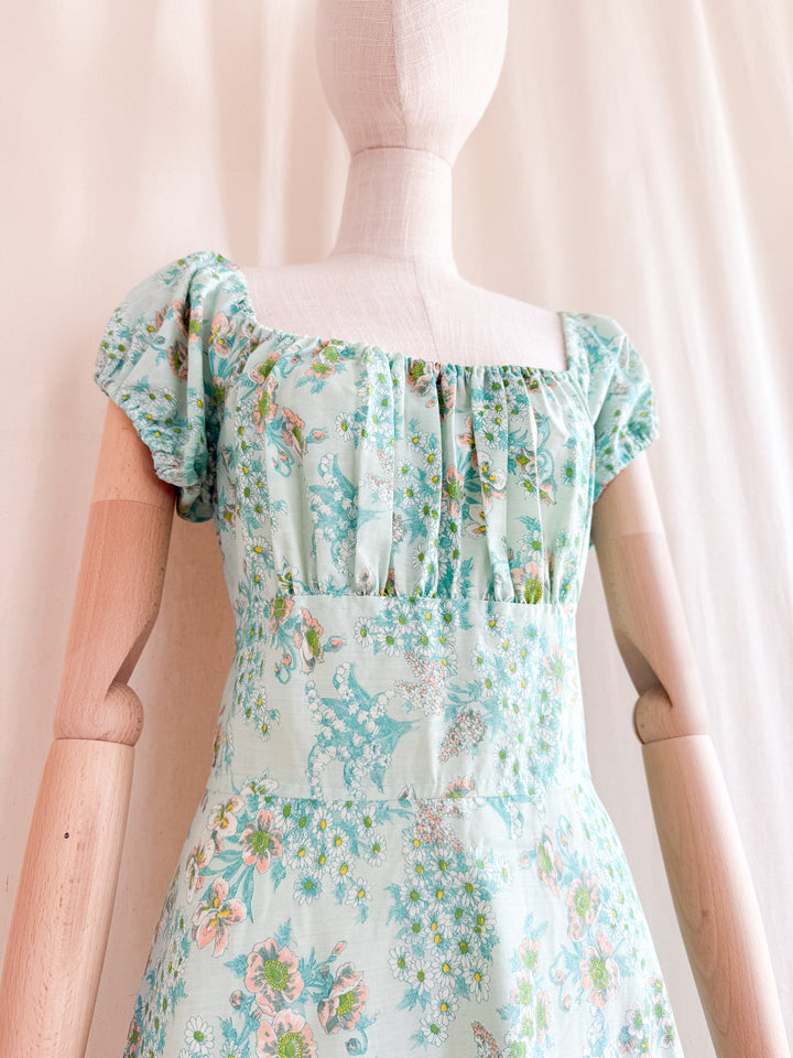 Breathtaking 70s Minty Hued Romantic Floral Maxi Dress