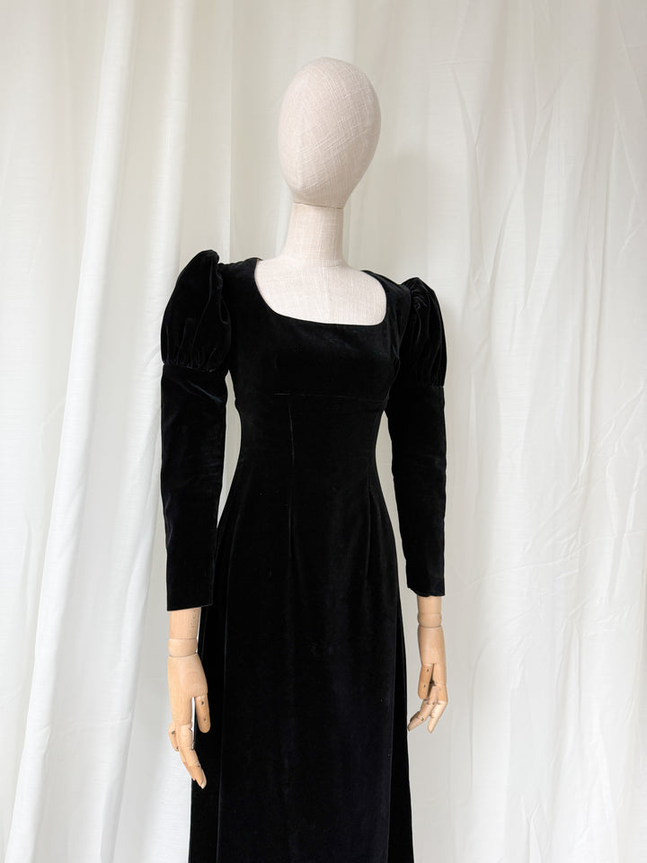 STUNNING 1960S JULIET SLEEVE BLACK VELVET MAXI DRESS
