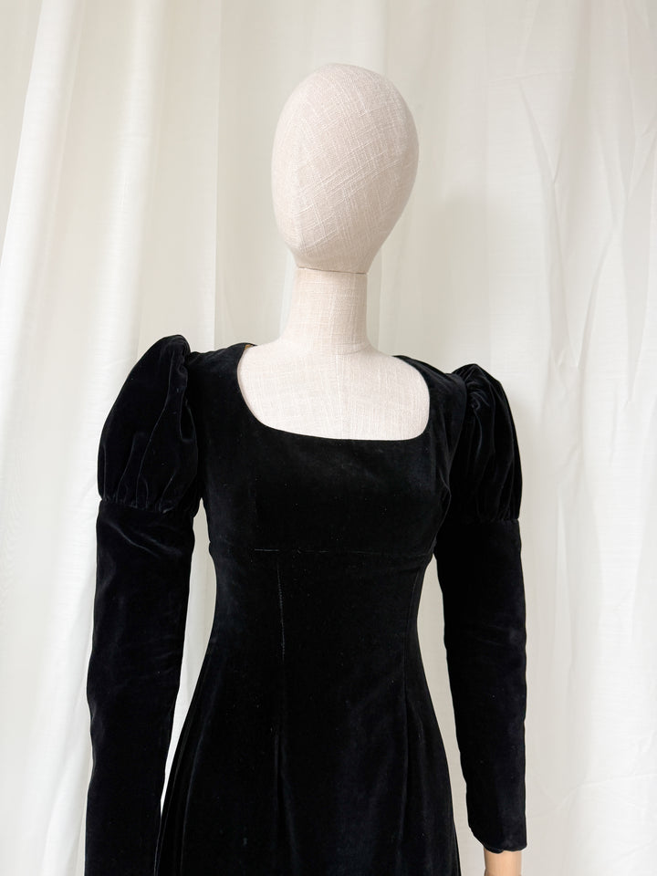 STUNNING 1960S JULIET SLEEVE BLACK VELVET MAXI DRESS