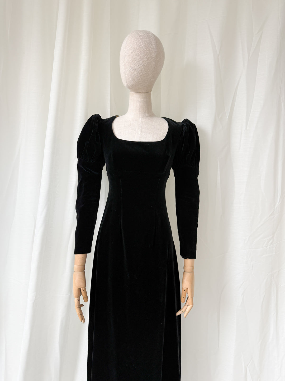 STUNNING 1960S JULIET SLEEVE BLACK VELVET MAXI DRESS