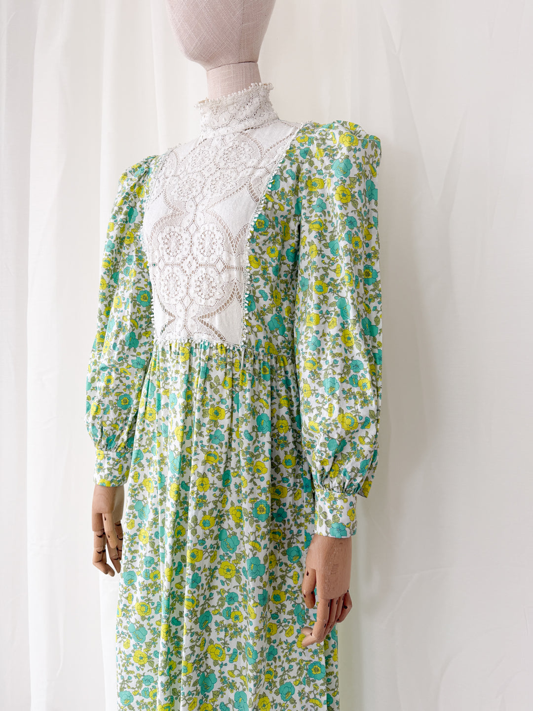 Beautiful Rare 1970s Wallis Floral Cotton Cluny Lace Bodice Maxi Dress