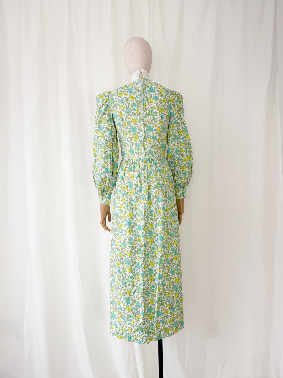 Beautiful Rare 1970s Wallis Floral Cotton Cluny Lace Bodice Maxi Dress