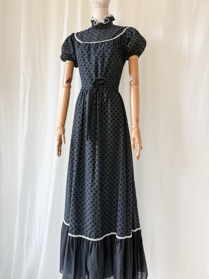 HAUNTING 1970S BLACK COTTON MAXI DRESS
