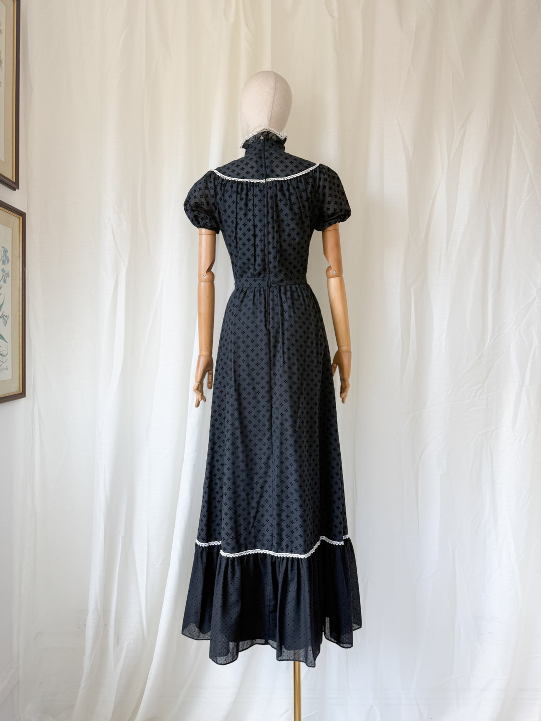 HAUNTING 1970S BLACK COTTON MAXI DRESS