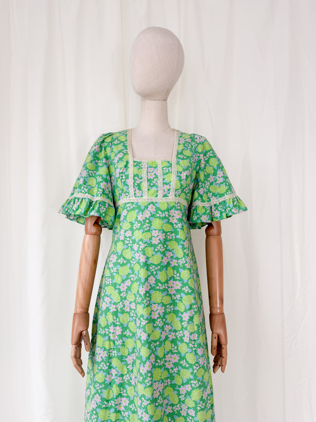 Sweet Rare 1970s Green Angel Sleeve Cotton Maxi Dress