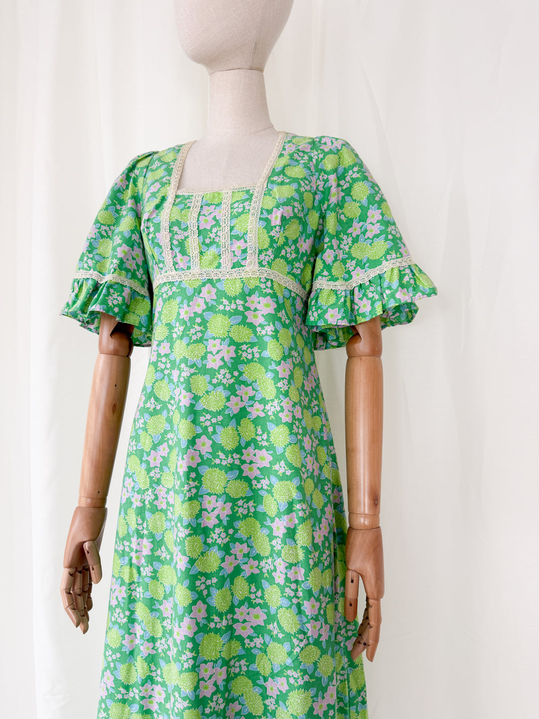 Sweet Rare 1970s Green Angel Sleeve Cotton Maxi Dress