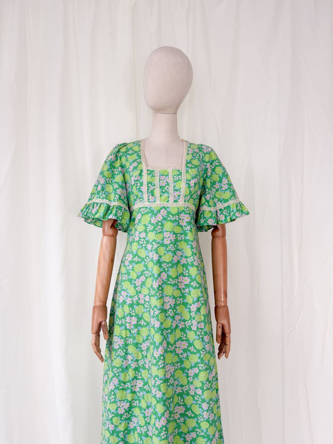 Sweet Rare 1970s Green Angel Sleeve Cotton Maxi Dress