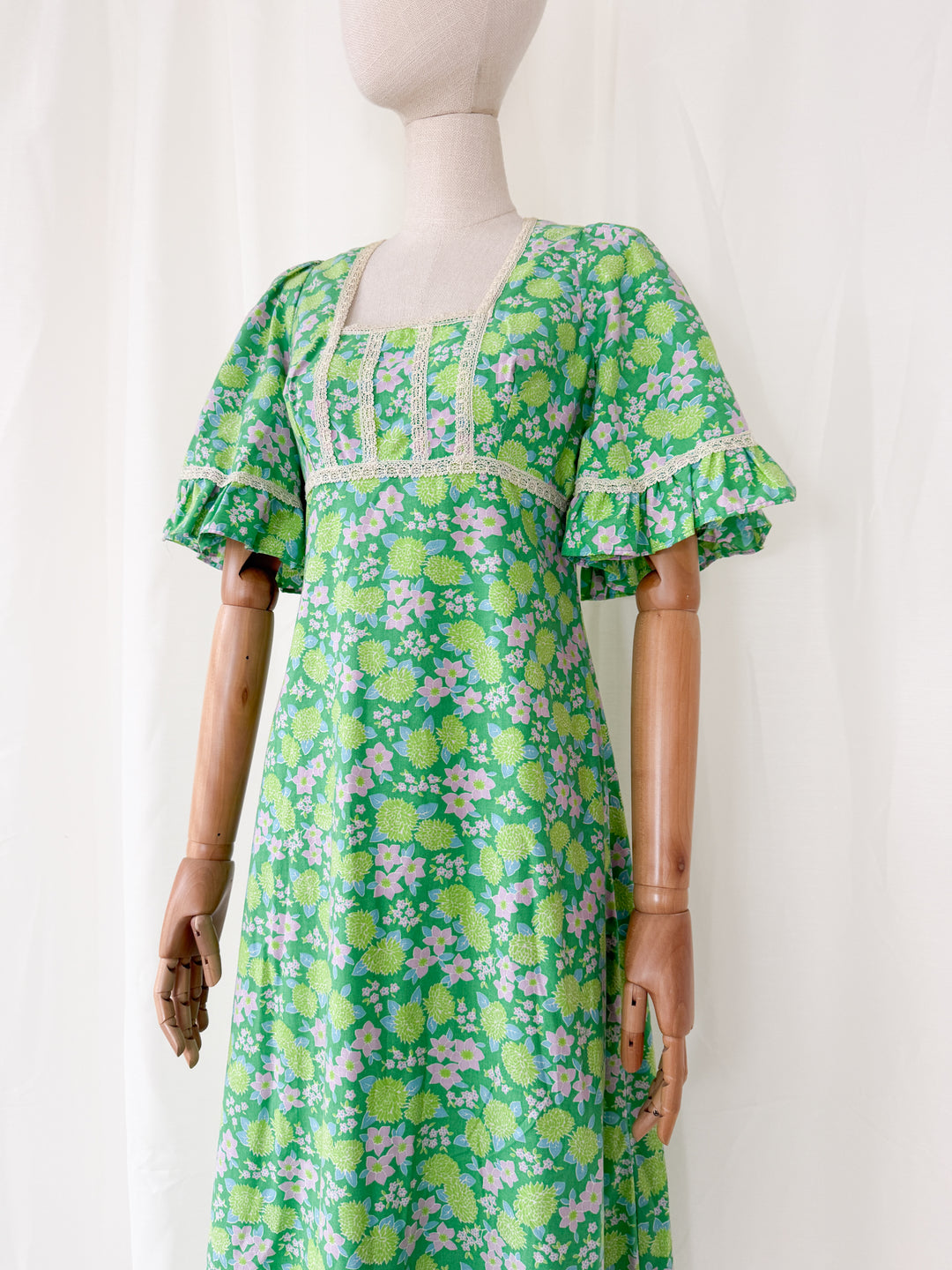 Sweet Rare 1970s Green Angel Sleeve Cotton Maxi Dress