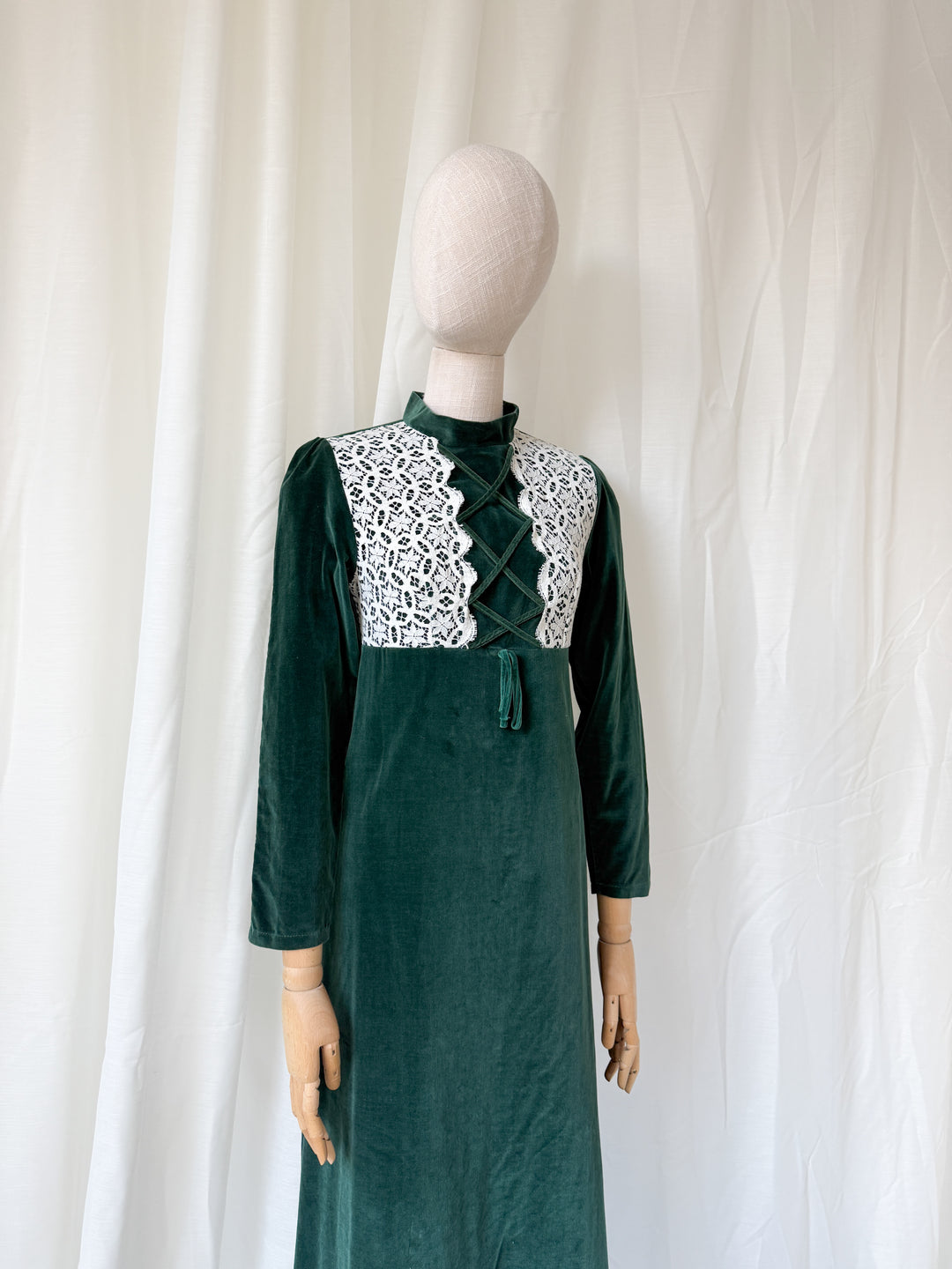 STUNNING 1970S MEDIEVAL REVIVAL GREEN VELVET MAXI DRESS