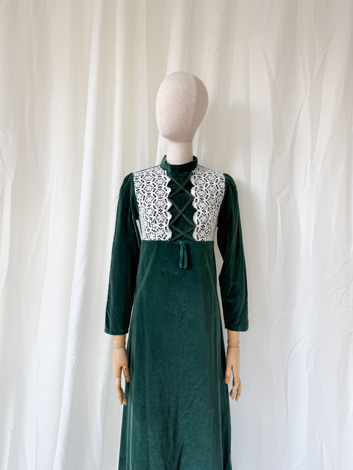 STUNNING 1970S MEDIEVAL REVIVAL GREEN VELVET MAXI DRESS