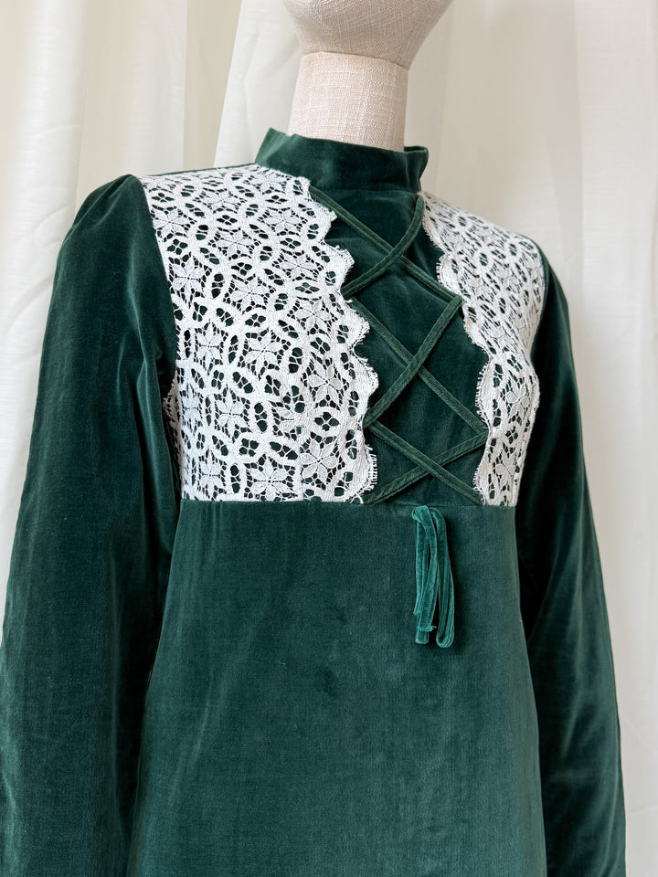 STUNNING 1970S MEDIEVAL REVIVAL GREEN VELVET MAXI DRESS