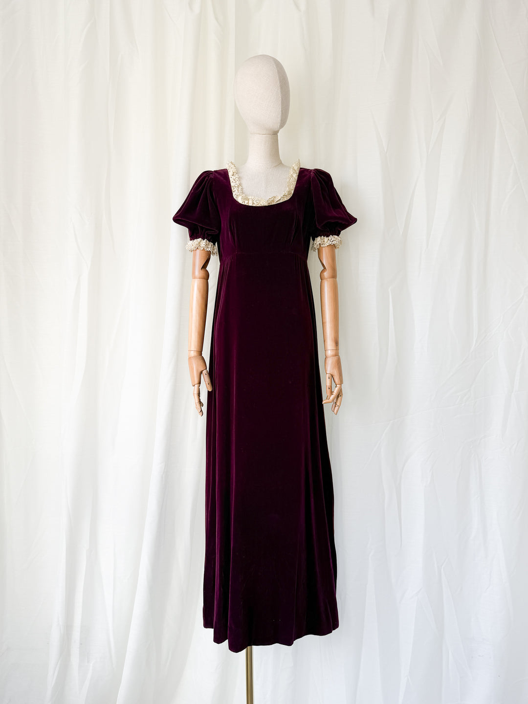 INSANE 1960S QUAD PLUM VELVET GOTHIC MAXI DRESS