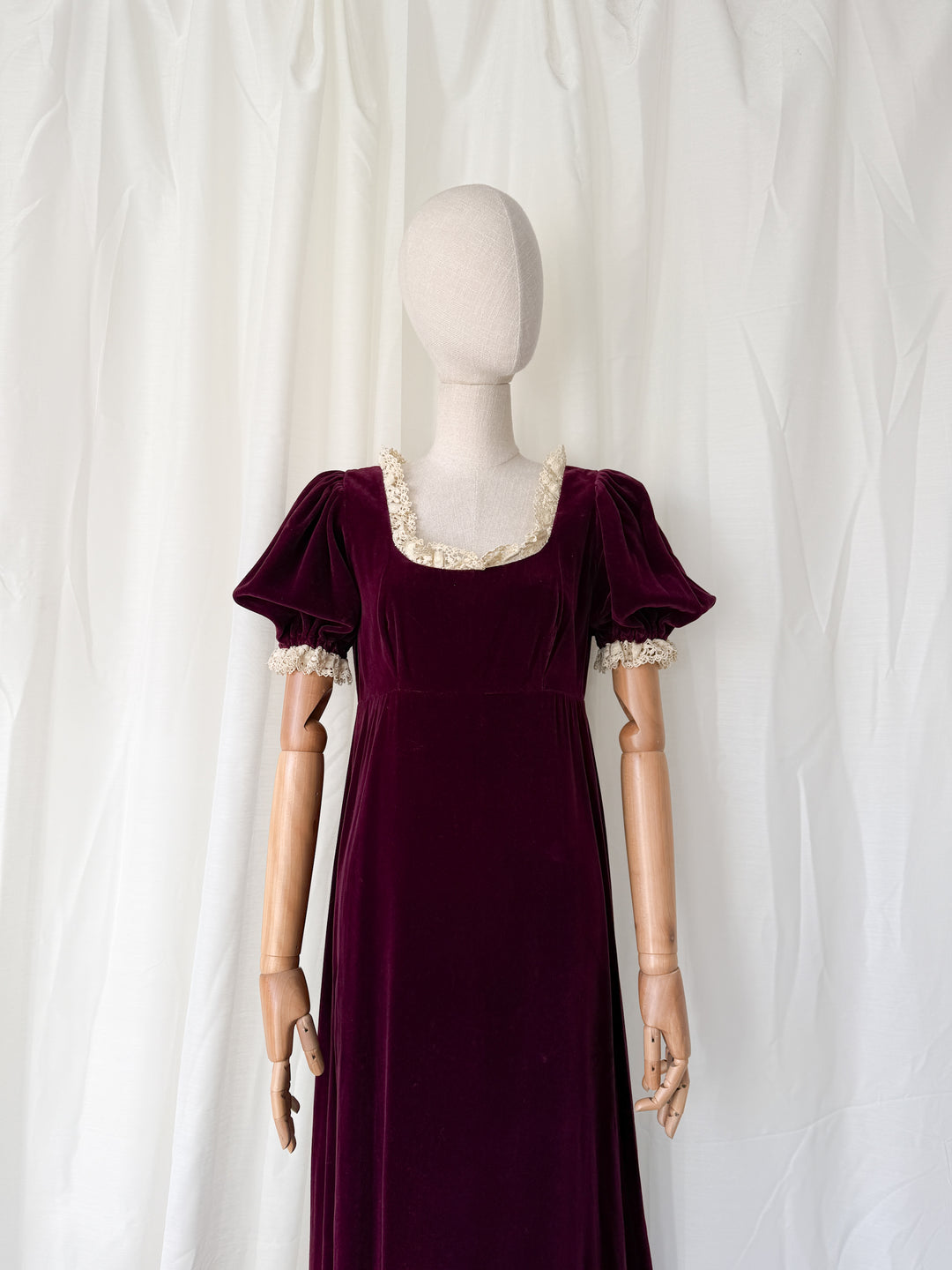 INSANE 1960S QUAD PLUM VELVET GOTHIC MAXI DRESS