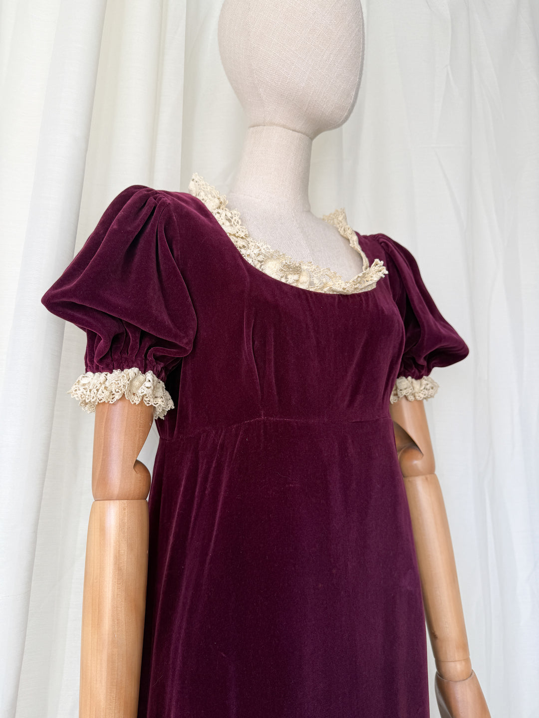 INSANE 1960S QUAD PLUM VELVET GOTHIC MAXI DRESS