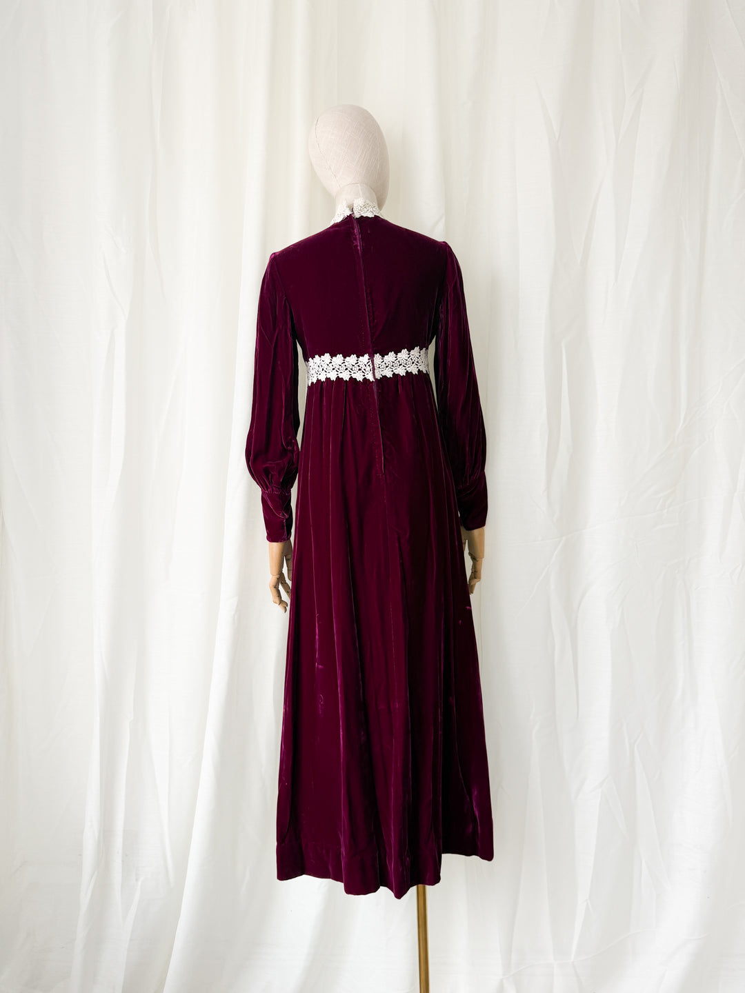 INSANELY BEAUTIFUL 1960S PLUM VELVET MAXI DRESS