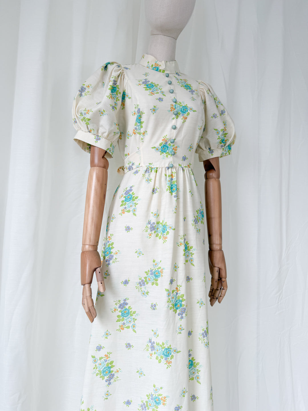 Beautiful Puff Sleeve Floral Cotton 1970s Maxi Dress