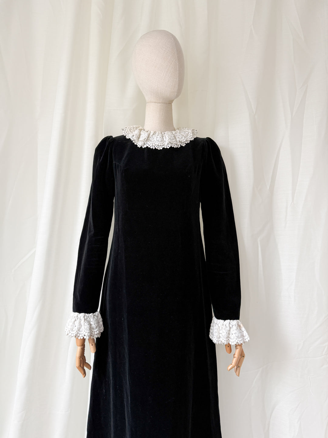 PRECIOUS 1970S QUAD BLACK VELVET GOTHIC MAXI DRESS