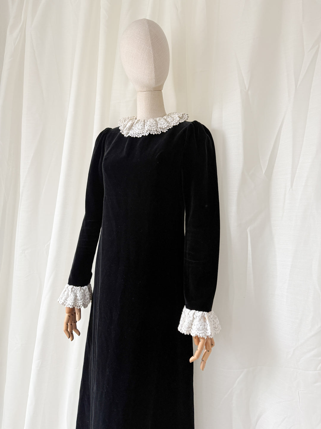 PRECIOUS 1970S QUAD BLACK VELVET GOTHIC MAXI DRESS