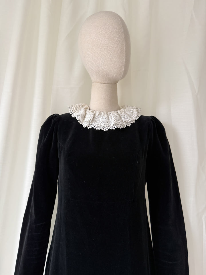 PRECIOUS 1970S QUAD BLACK VELVET GOTHIC MAXI DRESS