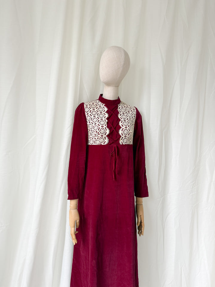 BEAUTIFUL 1970S BURGUNDY VELVET MEDIEVAL REVIVAL MAXI DRESS