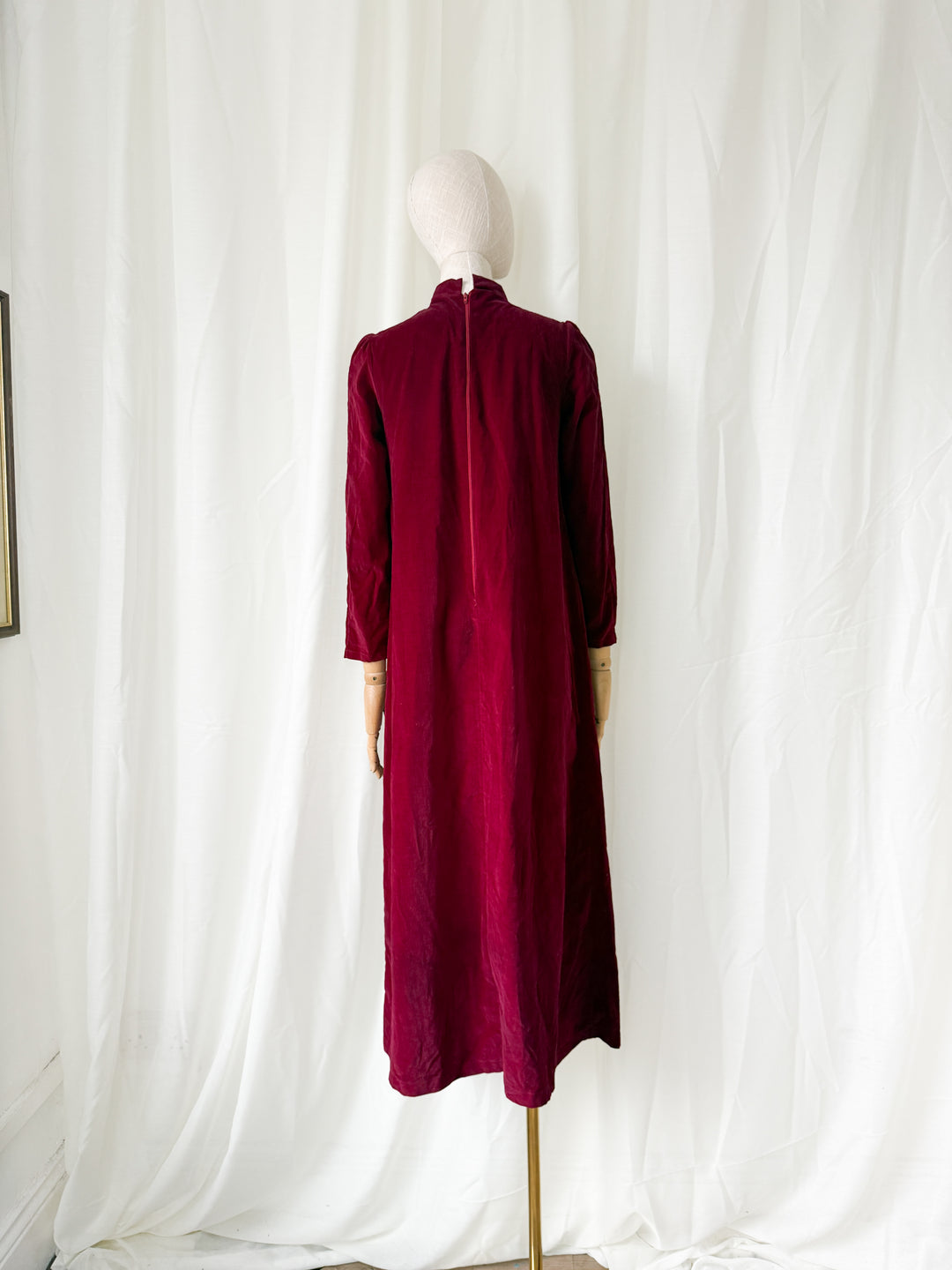 BEAUTIFUL 1970S BURGUNDY VELVET MEDIEVAL REVIVAL MAXI DRESS