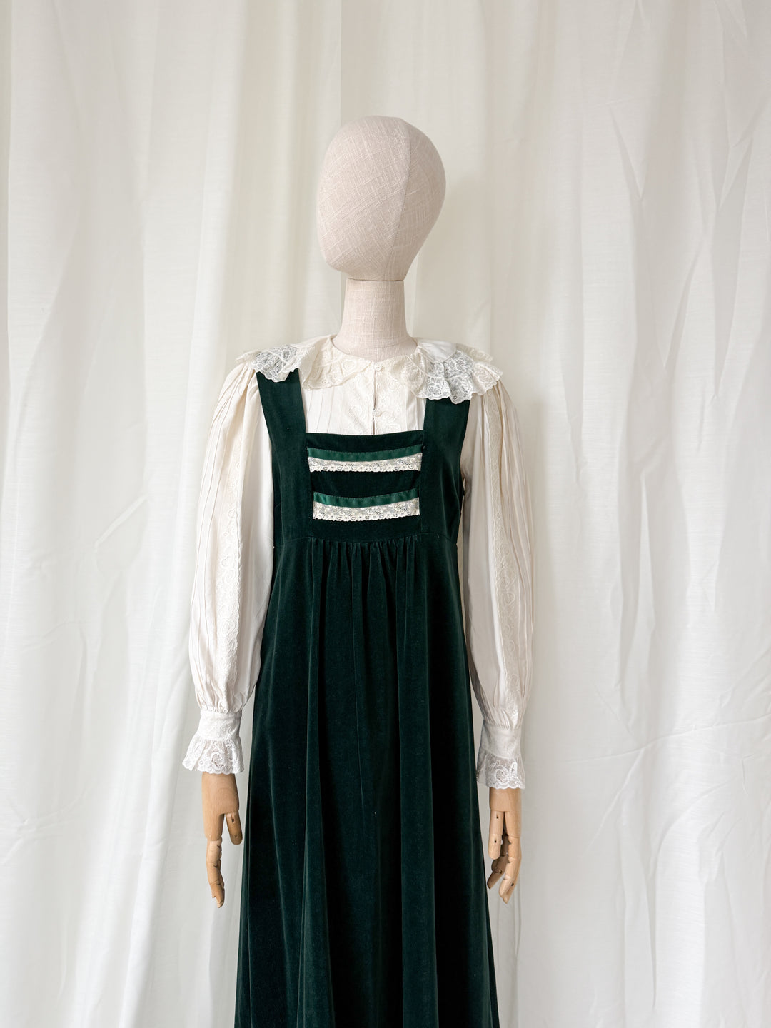 STUNNING 1970S GREEN VELVET MARION DONALDSON PINAFORE MAXI DRESS