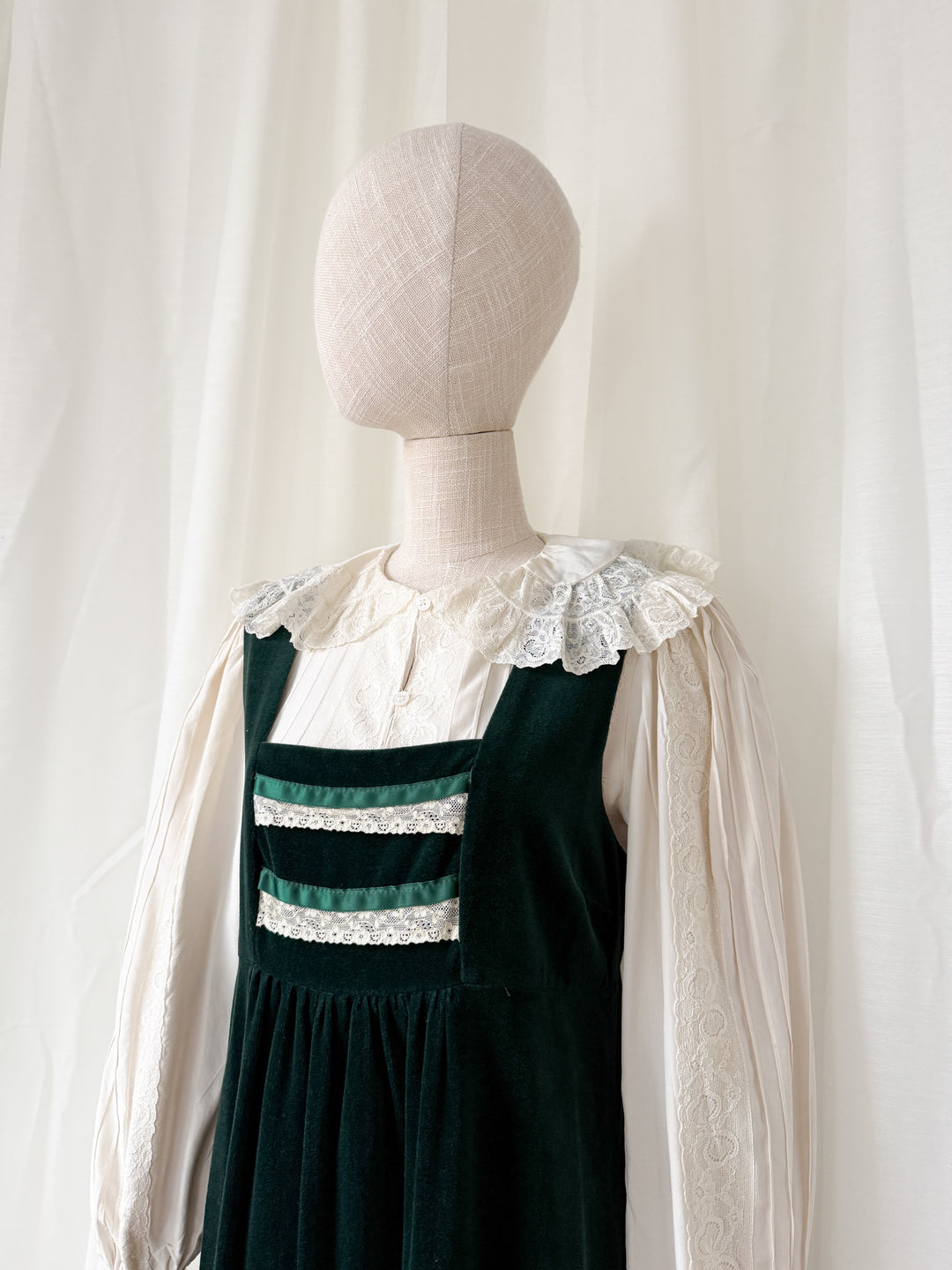STUNNING 1970S GREEN VELVET MARION DONALDSON PINAFORE MAXI DRESS